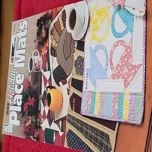 a Quick Holiday Place Mats quilting pattern booklet